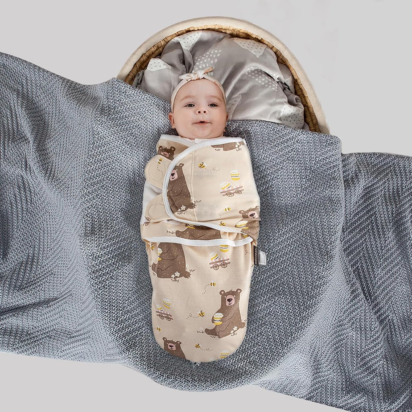 HOUSBAY Baby Swaddle Blanket Boy Girl Super Soft Material Newborn Adjustable Swaddles 2-Way Zipper Sleep Sack 1 Pack (Honey Bear, Medium/Large | 3-6 Months)