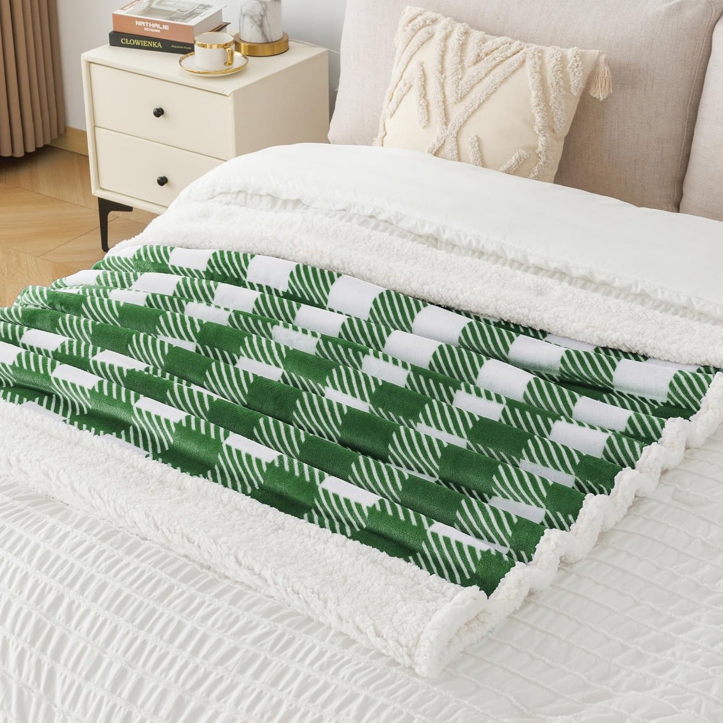 Touchat Sherpa Plaid Twin Blanket 60" X 70", Fuzzy Fluffy Soft Cozy Throw Blanket, Twin Size Plush Fleece Flannel Plush Microfiber Blanket for Couch Bed Sofa (GreenWhite)