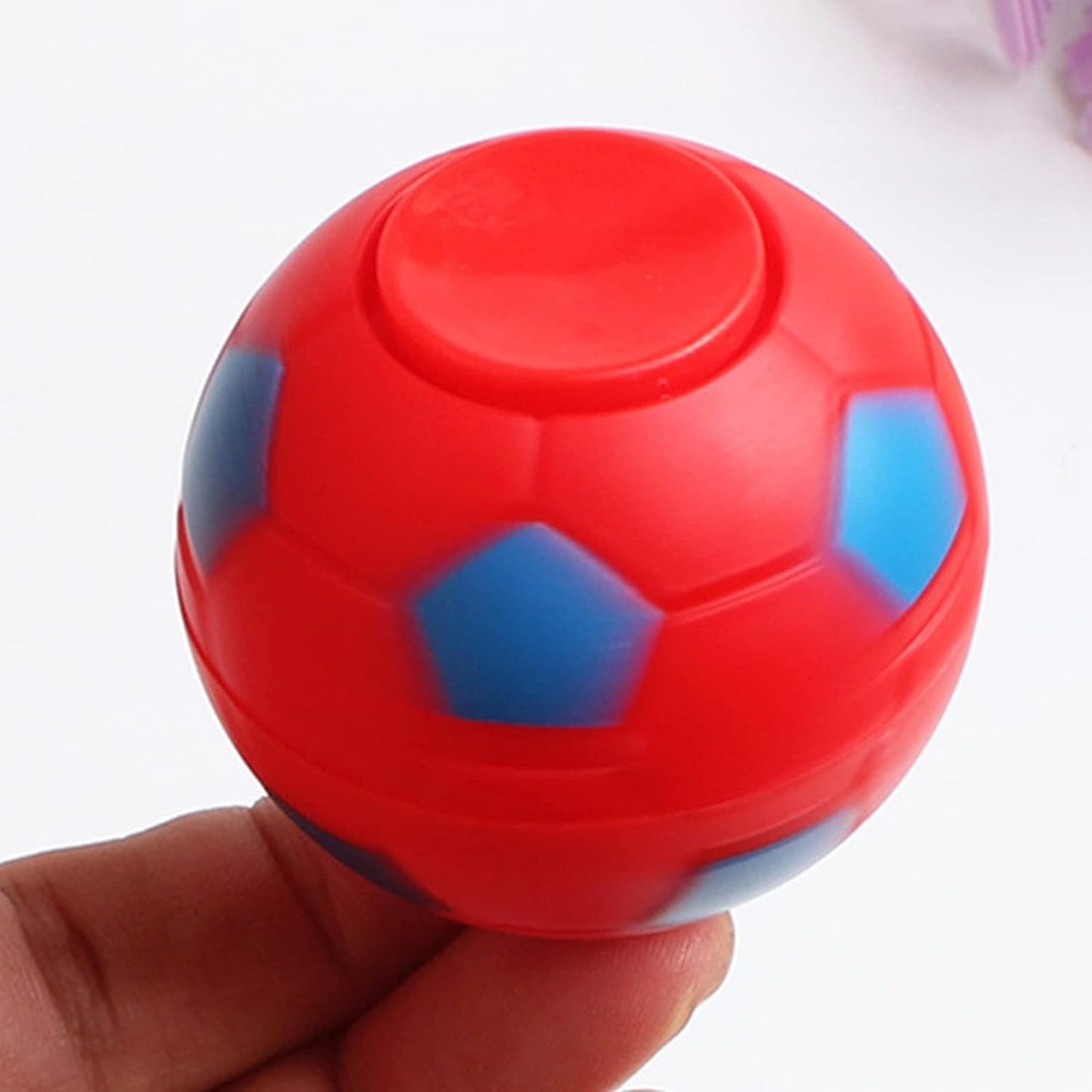 Soccer Ball Ornament - Hand Ornament Soccer Balls, Stress Relief Football Toys 3.5/5.5cm Rotatable Decompress Soccer Balls, Relief Vent Toys, for Adults Random one Desk Decompression Tools
