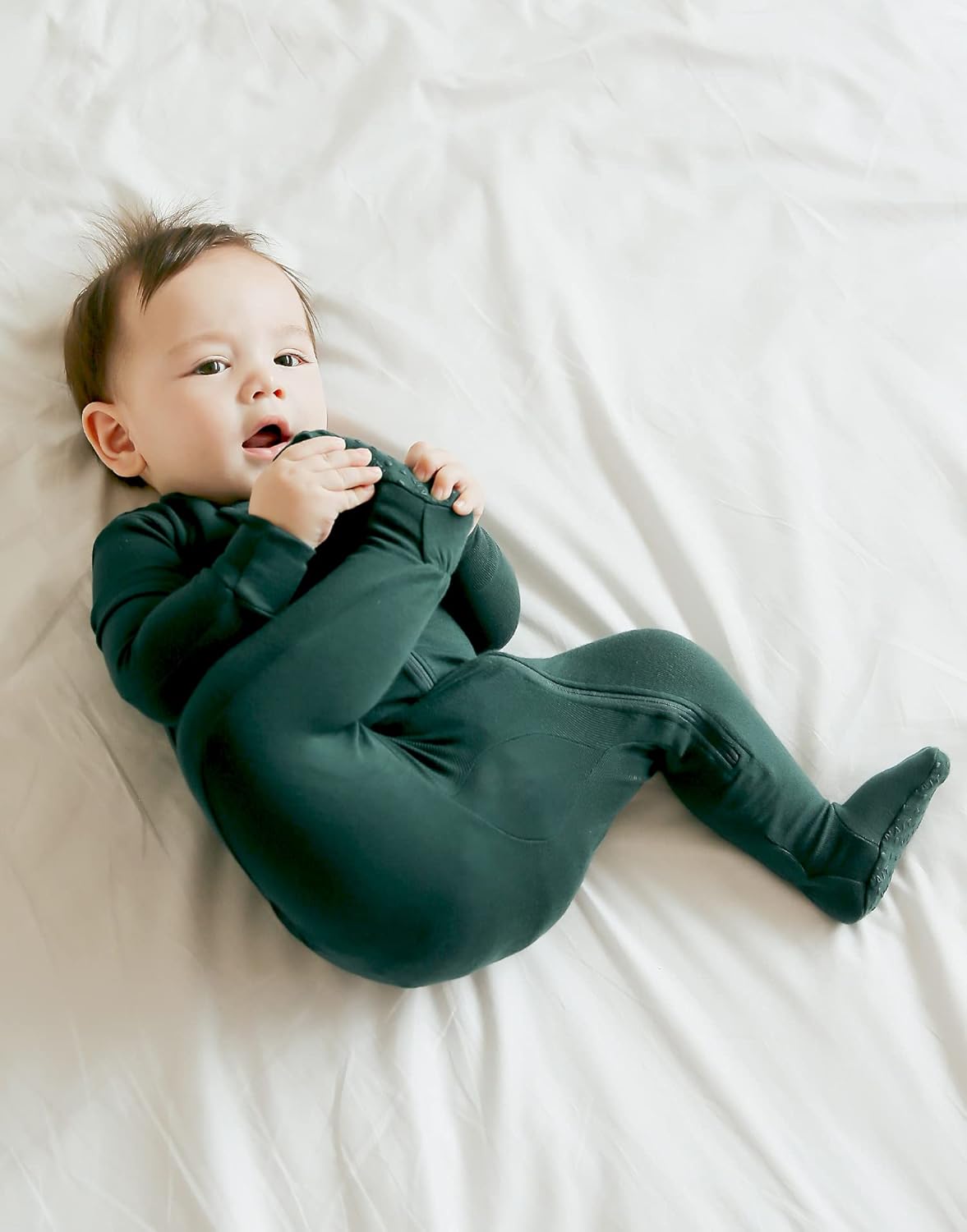 VAENAIT BABY Infant Toddler Boys Girls Footed One-Piece Sleep and Play Premium Modal Pajamas 1-2 Pieces