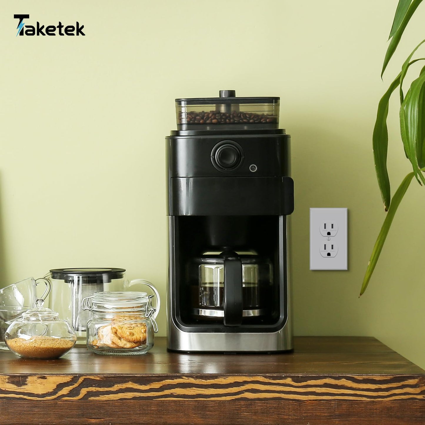 Outlet Covers Wall Plates,Standard Size Duplex Outlet Covers,Dual Receptacle Outlet Faceplate, Switch Plates and Outlet Covers, Electric Socket Plug Covers, White, 20 Pack