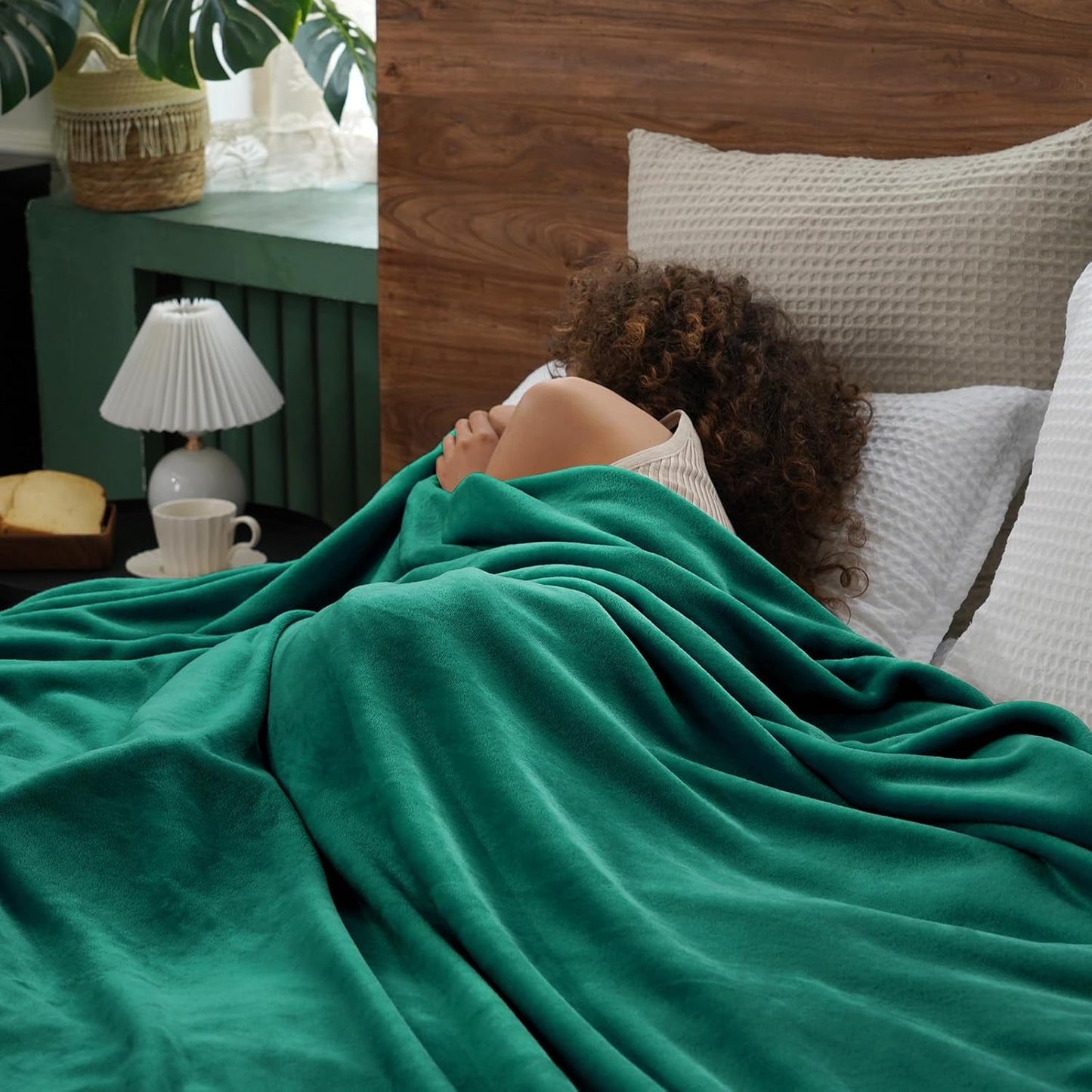 PHF Ultra Soft Fleece Blanket Twin Size, No Shed No Pilling Luxury Plush Cozy 300GSM Lightweight Blanket for Bed, Couch, Chair, Sofa Suitable for All Season, 66" x 90", Teal Green