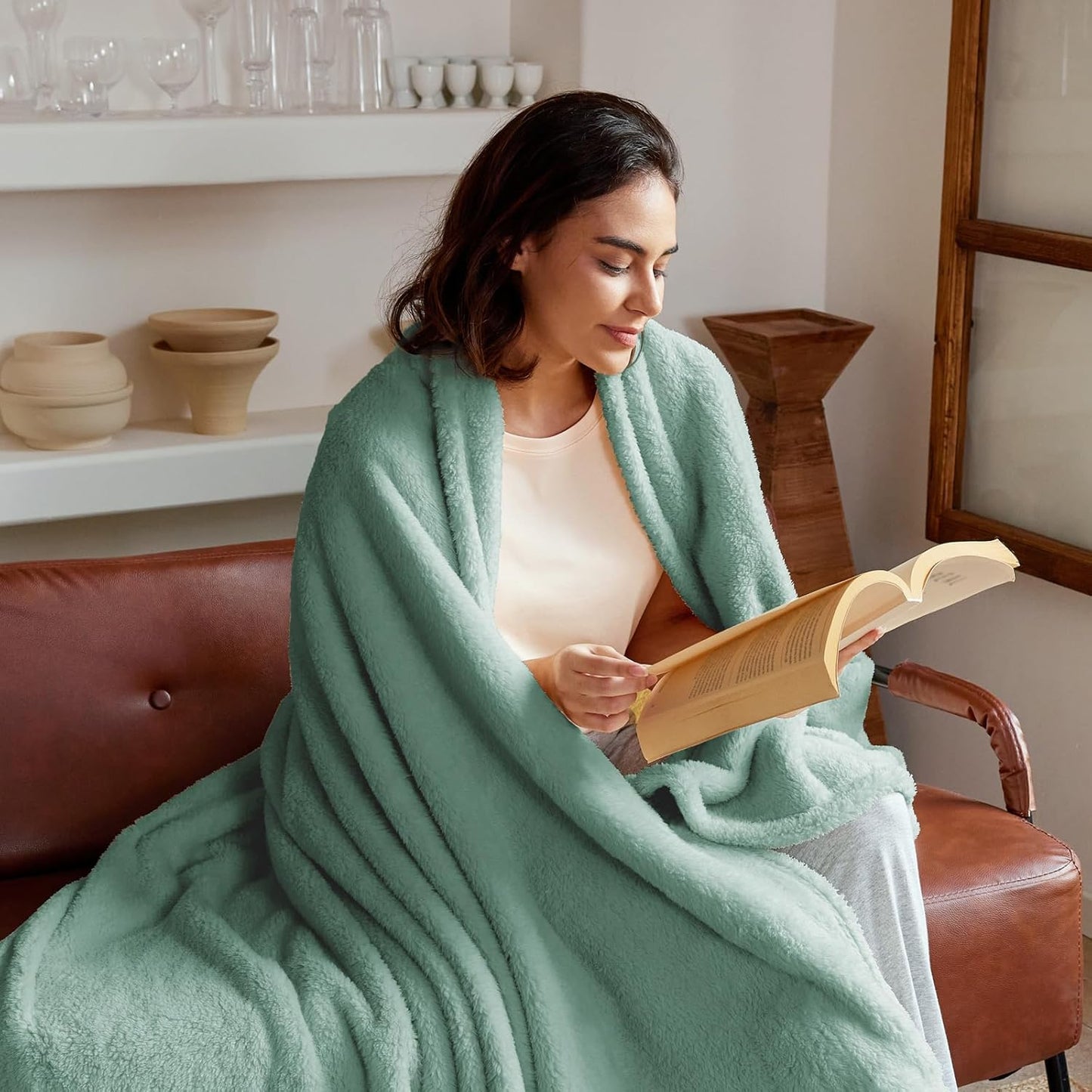 Exclusivo Mezcla Twin Size Flannel Fleece Blanket, Super Soft Velvet Plush Bed Blanket, Fuzzy Cozy and Warm for All Seasons, 60x80 Inches, Celadon