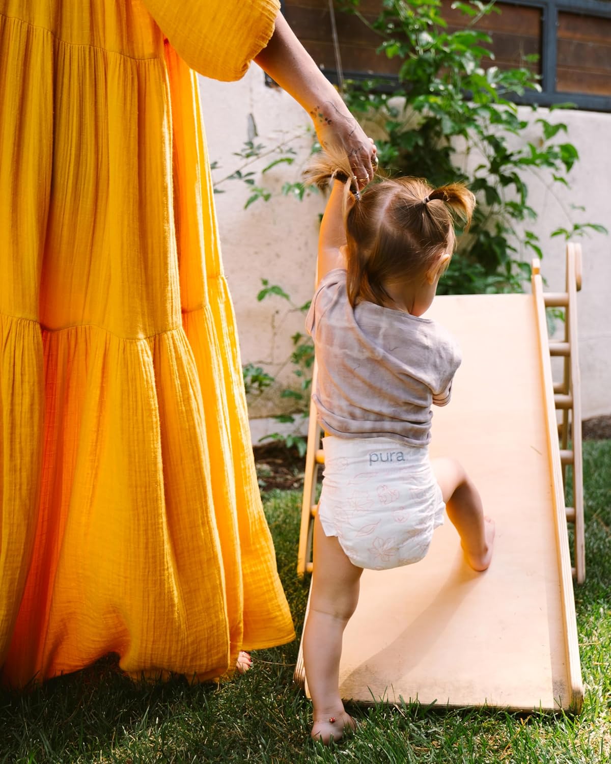 Pura Size 7 Eco-Friendly Diapers (33+lbs) Totally Chlorine Free (TCF) Hypoallergenic, Soft Organic Cotton Comfort, Sustainable, up to 12 Hours Leak Protection, Allergy UK,1 Pack of 17 Diapers