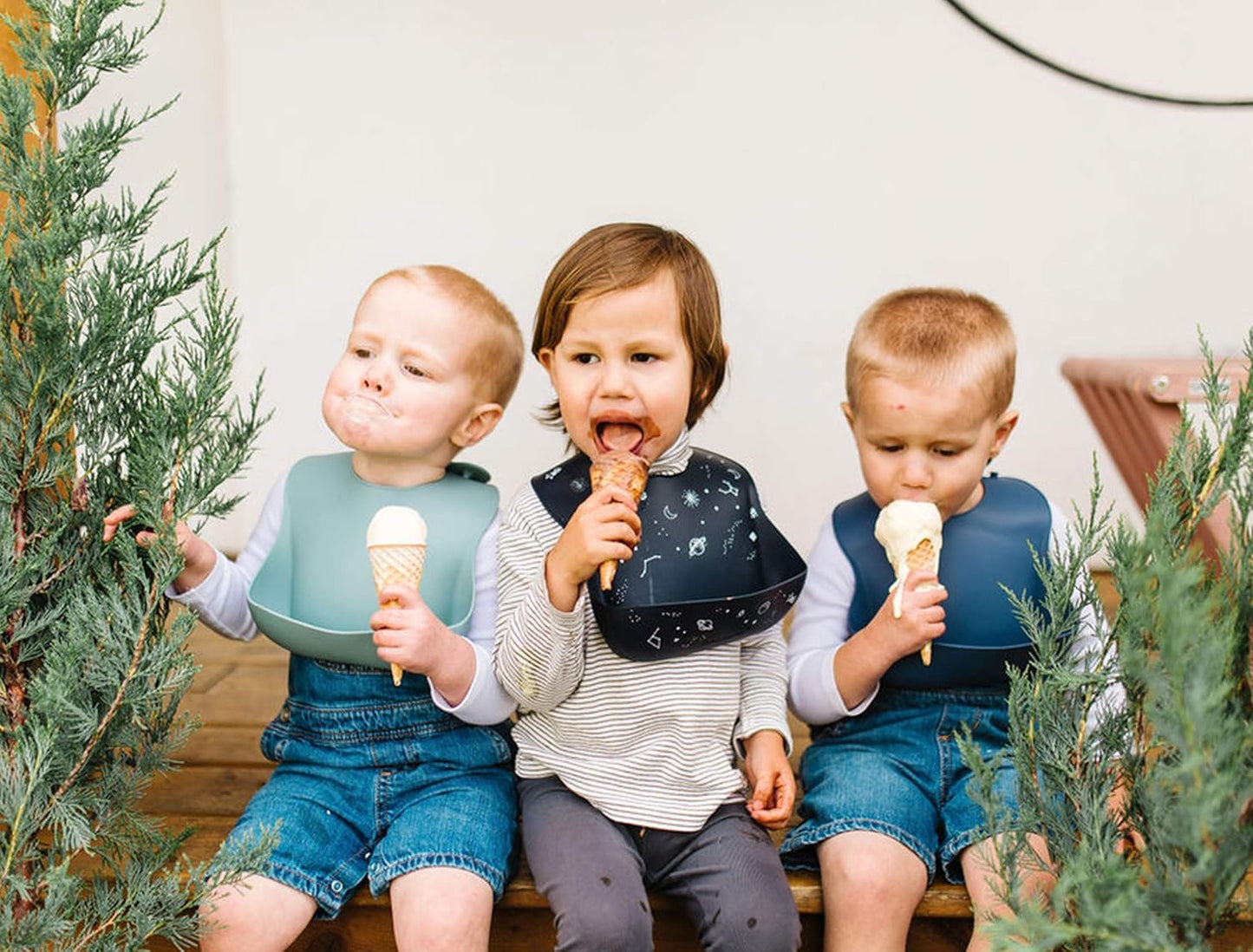 Loulou Lollipop Soft, Waterproof Silicone Feeding Bib