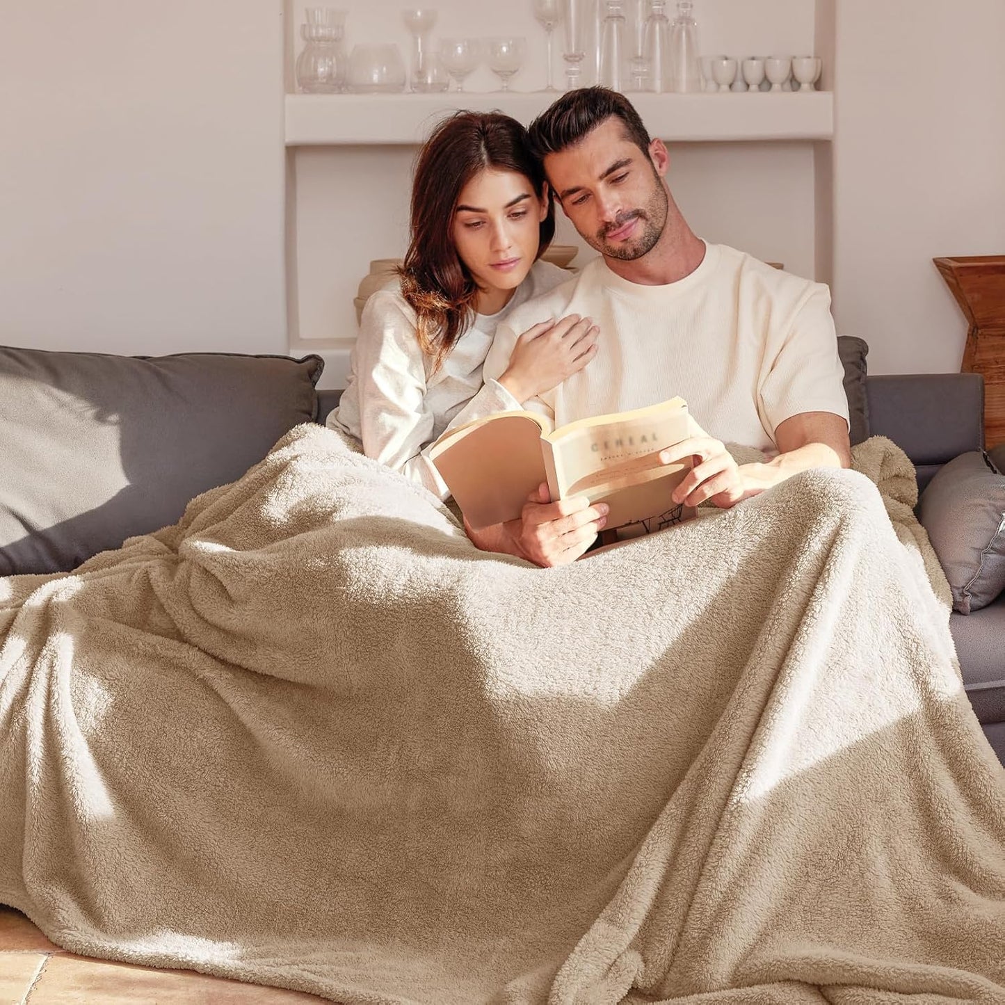 Exclusivo Mezcla Queen Size Flannel Fleece Blanket, Super Soft Velvet Plush Bed Blanket, Fuzzy Cozy and Warm for All Seasons, 90x90 Inches, Camel