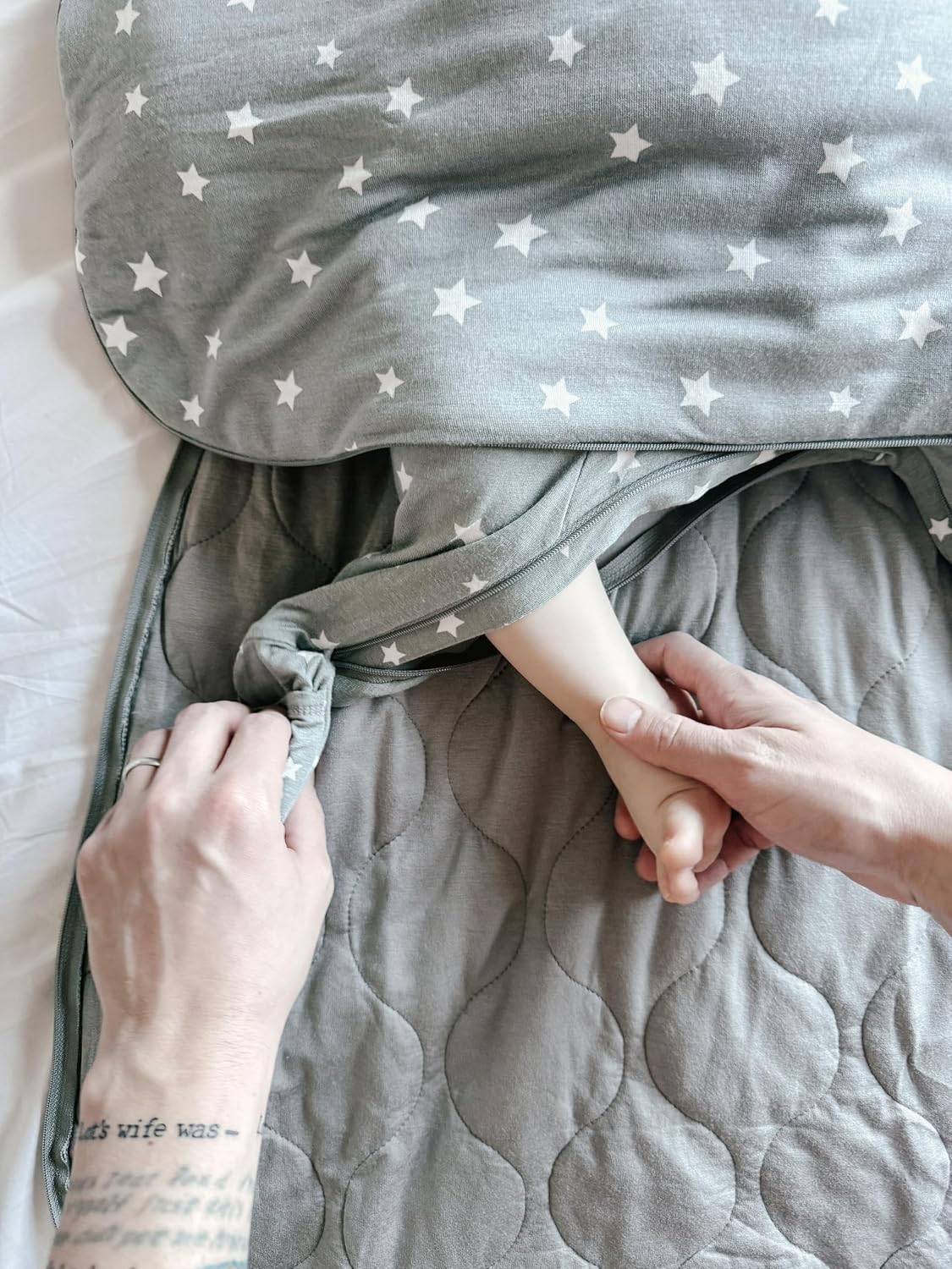 GUNAMUNA Unisex Long-Sleeve Sleep Sack, Wearable Sleep Bag for Babies and Toddlers, Soft Rayon, 1.0 TOG, 3 to 36 Months