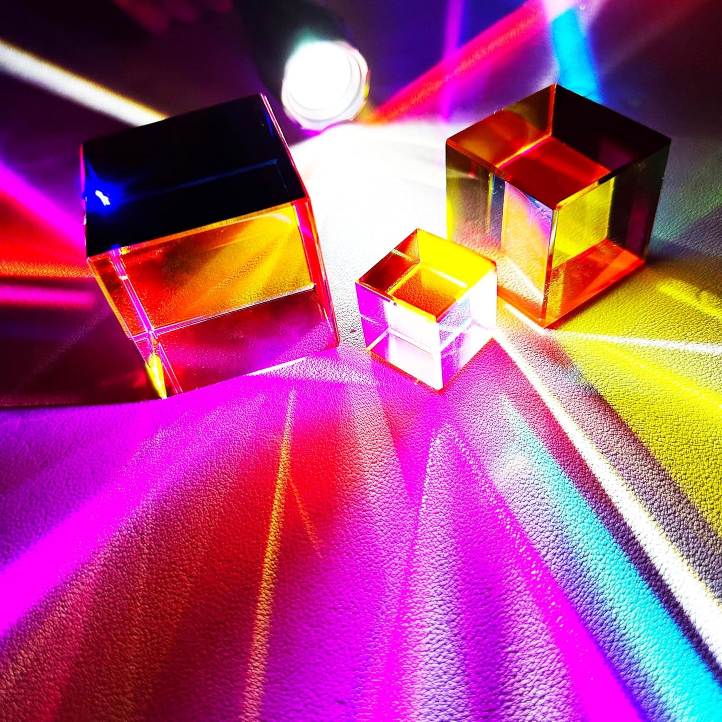 Mixing Colors Cube with Display Stand Diamond Polished, Scientific and Educational Toys, Gorgeous Physics Toys Satisfying Silent Desk Toysize60mm