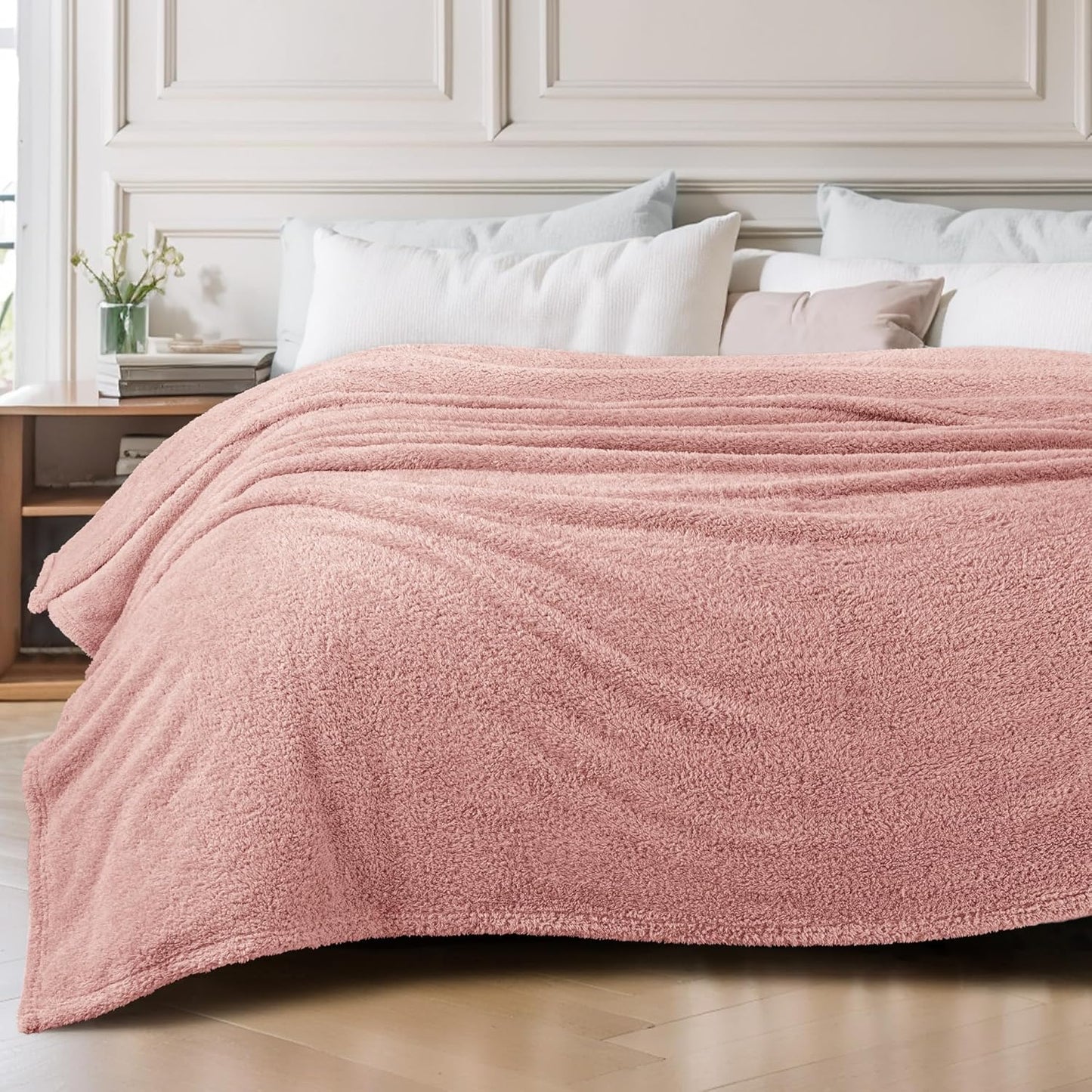 Exclusivo Mezcla Fleece Blanket for Couch, Soft and Cozy Twin Blankets for Women Men Girls Kids, Suitable for All Seasons, Dusty Pink,60x80 Inches